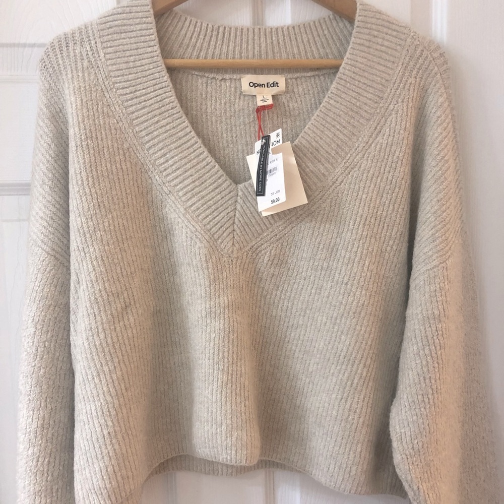 💥💥💥NEW WITH TAGS💥💥💥 OPEN EDIT CROP SWEATER💥💥💥